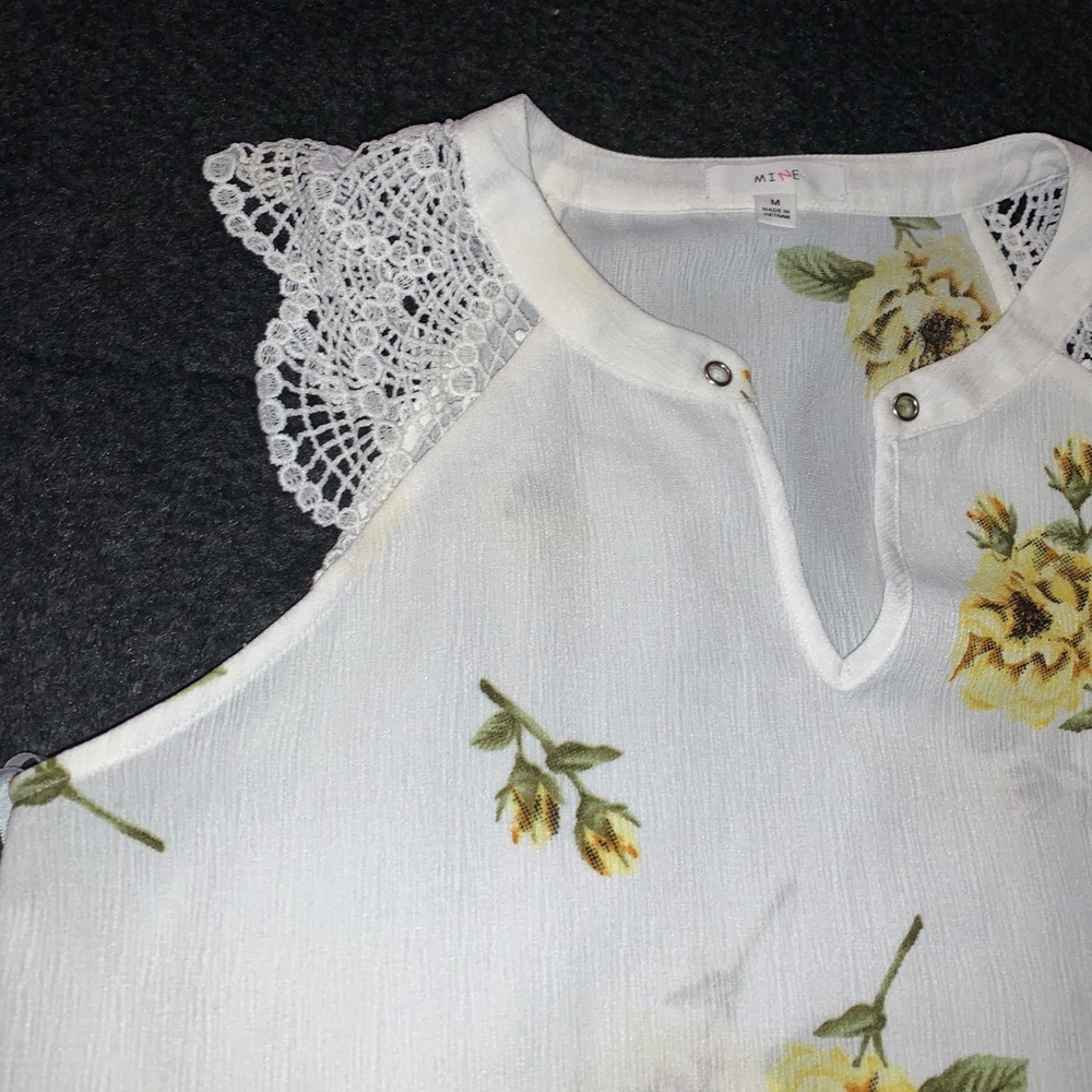 Flower Top - Picture 4 of 5
